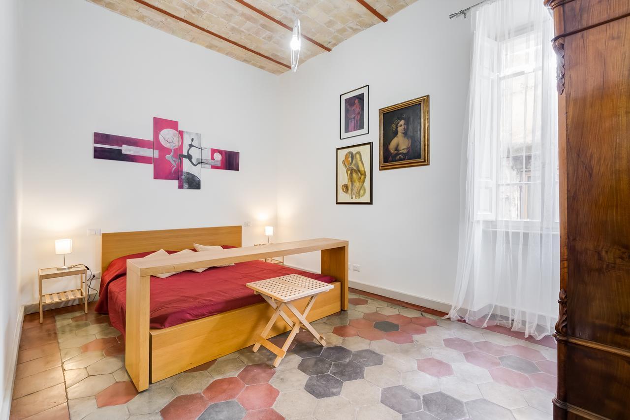 Monti Colosseum Apartment Rome Bagian luar foto